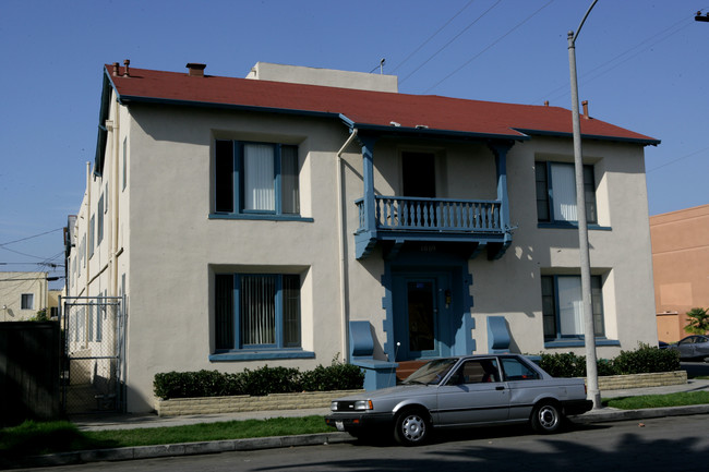 1089 Coronado Ave in Long Beach, CA - Building Photo - Building Photo