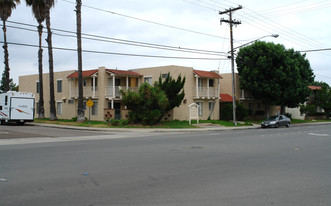 Avenida Mollison in El Cajon, CA - Building Photo