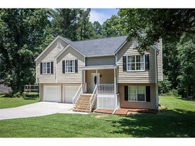 5653 Bay Island Cay Rd in Acworth, GA - Building Photo