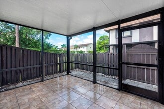 2140 Sherwood Forest Blvd in West Palm Beach, FL - Building Photo - Building Photo