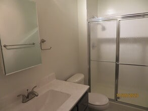 324 McGoodwin Ave in Warrensburg, MO - Foto de edificio - Building Photo