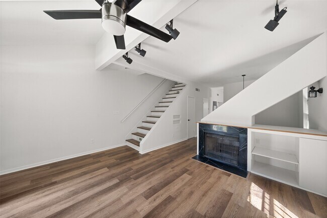 property at 518 Hawthorne St