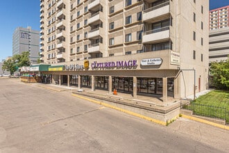 University Tower Apartments in Edmonton, AB - Building Photo - Building Photo