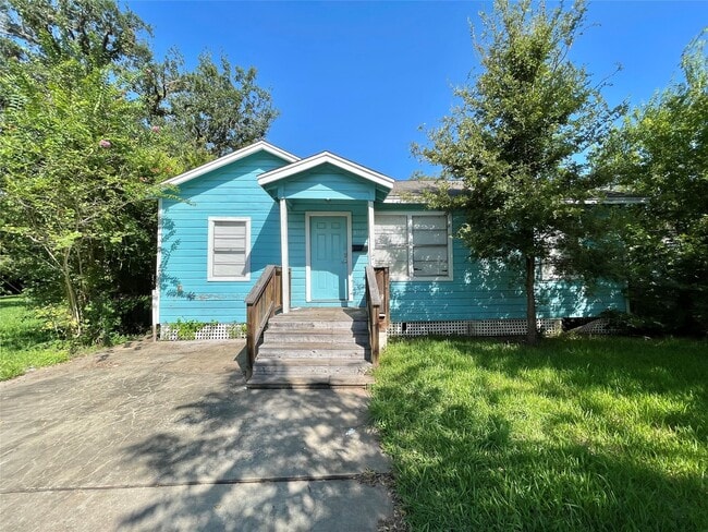 property at 150 Huisache St