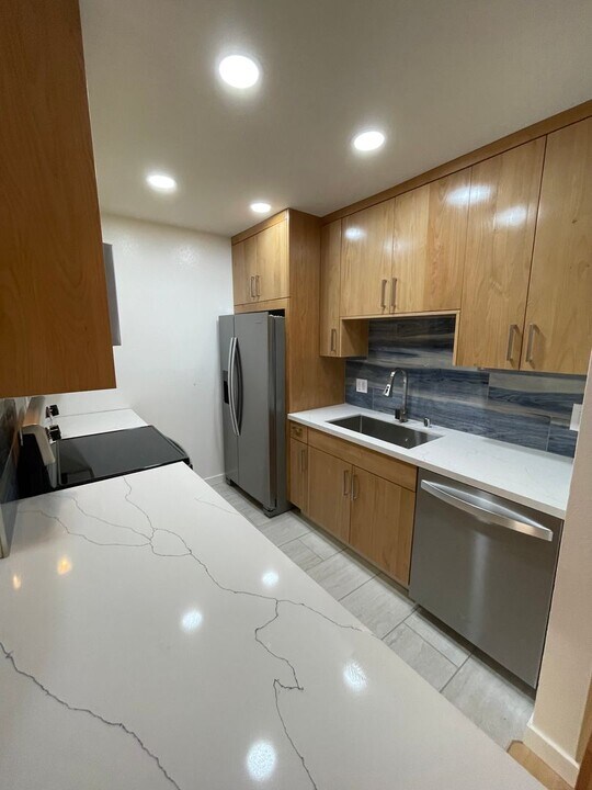 6416 Friars Rd in San Diego, CA - Building Photo