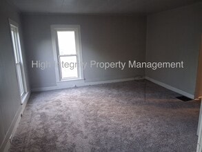 212 Crete Ave in Elmira, NY - Building Photo - Building Photo