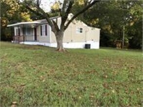 1007 E Mcintosh Rd in Griffin, GA - Building Photo - Building Photo