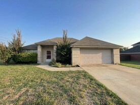 2010 Shadow Ridge Rd in Harker Heights, TX - Building Photo