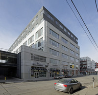 Kenilworth Square Apartments in Milwaukee, WI - Foto de edificio - Building Photo