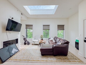 231 Maverick St, Unit 1 in Boston, MA - Building Photo - Building Photo
