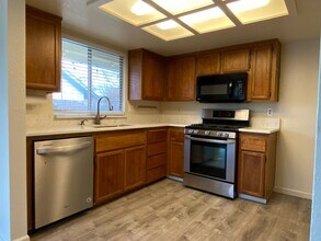 345 Kendrick Ln in Vacaville, CA - Building Photo - Building Photo