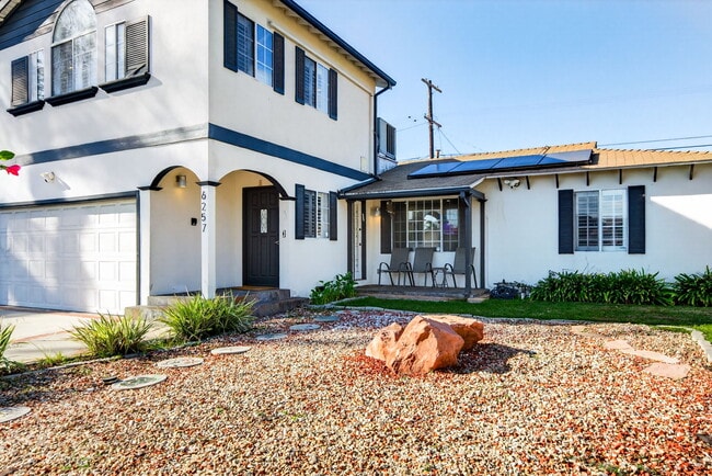 6257 Bluebell Ave in Los Angeles, CA - Building Photo - Building Photo