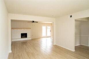 3154 Brincrest Dr in Farmers Branch, TX - Building Photo