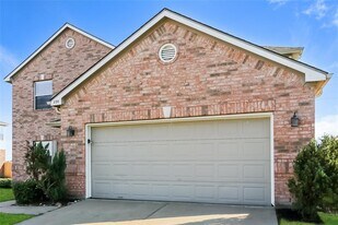 230 Kestrel Ln in Rosharon, TX - Building Photo