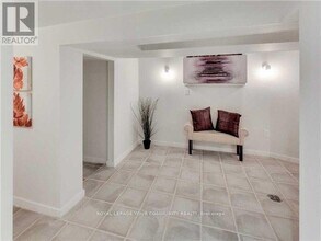 1236 College St in Toronto, ON - Building Photo - Building Photo