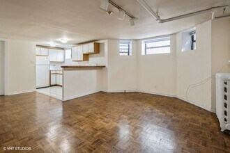 1200 W Addison St, Unit Garden in Chicago, IL - Foto de edificio - Building Photo