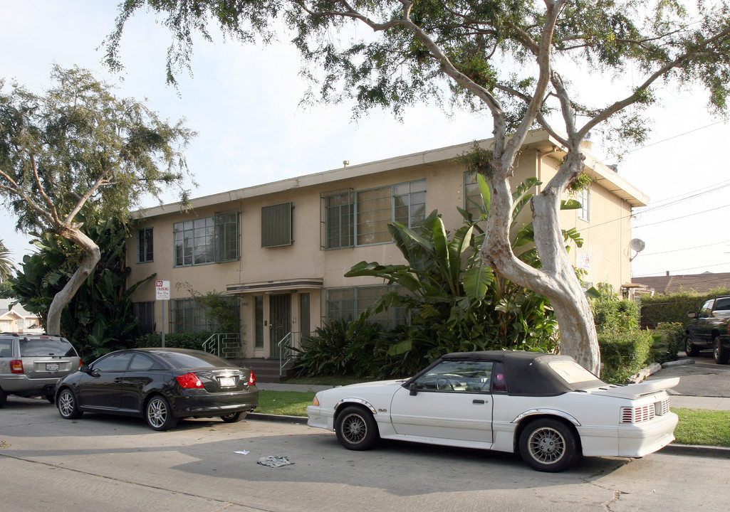 4967 Roseland St in Los Angeles, CA - Building Photo