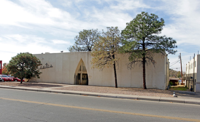 Las Casitas Apartments in Albuquerque, NM - Building Photo - Building Photo