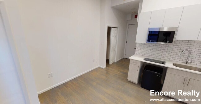 270 Newbury St in Boston, MA - Foto de edificio - Building Photo