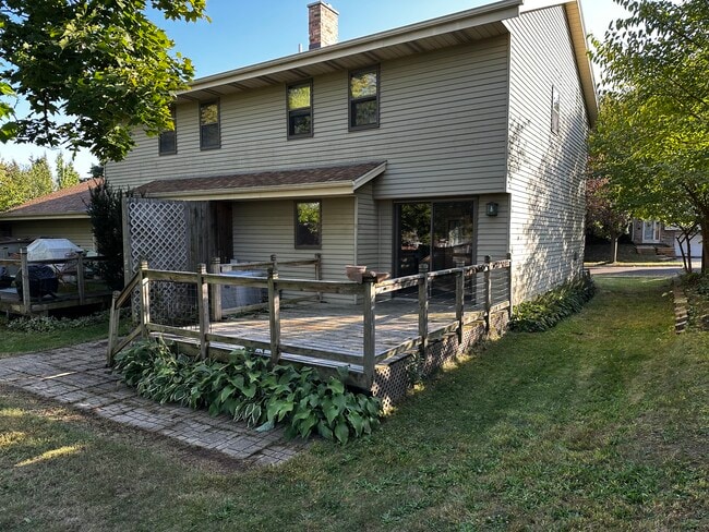 2006 Kilps Dr in Waukesha, WI - Building Photo - Building Photo