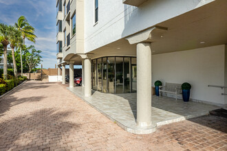 The Mansions in Naples, FL - Foto de edificio - Building Photo