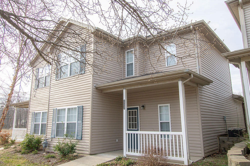 1943 Center St in Columbia, MO - Building Photo