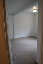 241 Elm St-Unit -2 in Albany, NY - Building Photo - Building Photo