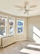 1023 W Lancaster Ave, Unit 2nd Floor in Bryn Mawr, PA - Building Photo