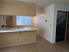 4040 W 130th St in Hawthorne, CA - Building Photo - Building Photo