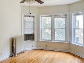 3916 N Pine Grove Ave in Chicago, IL - Building Photo - Building Photo