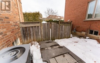 536 Highcliffe Dr in Vaughan, ON - Building Photo - Building Photo