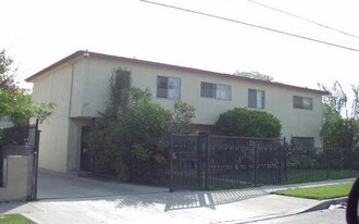 15528 S White Ave in Compton, CA - Building Photo