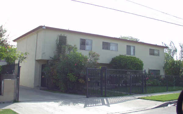 15528 S White Ave in Compton, CA - Foto de edificio - Building Photo