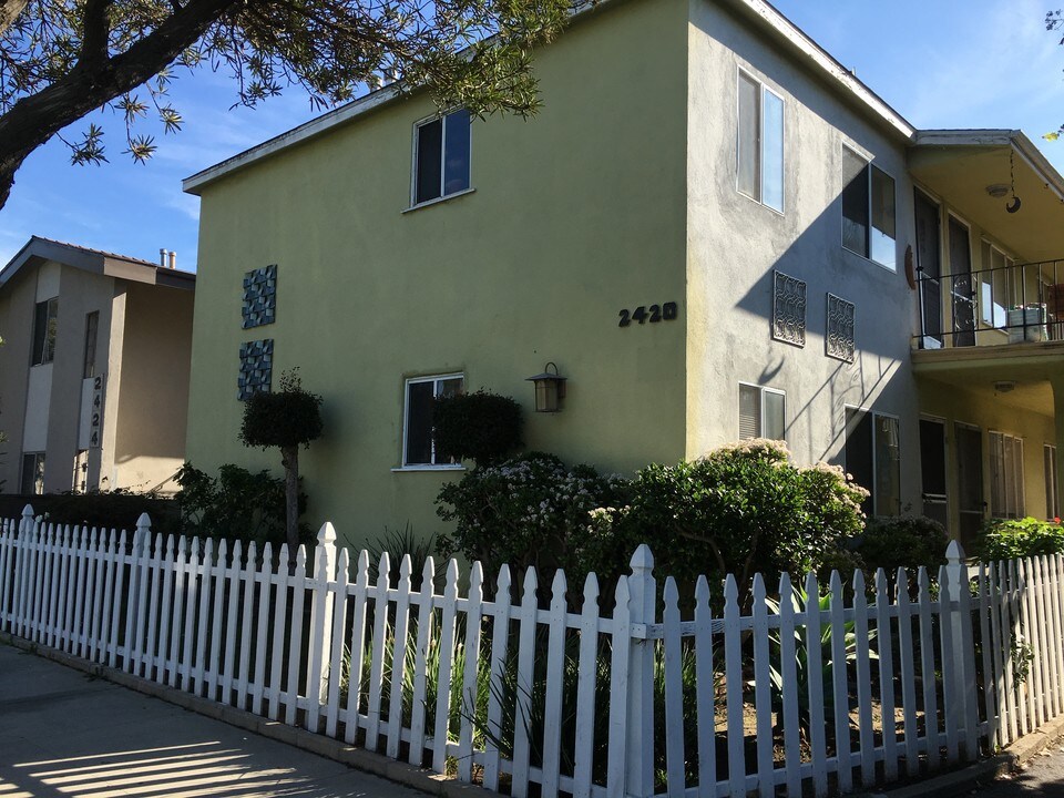 2420 Ocean Park Blvd in Santa Monica, CA - Foto de edificio