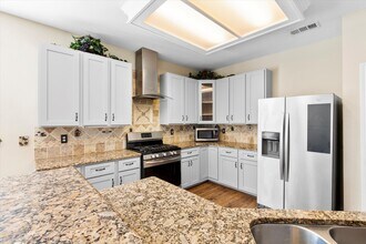 2028 Austin Dr in Mesquite, TX - Foto de edificio - Building Photo