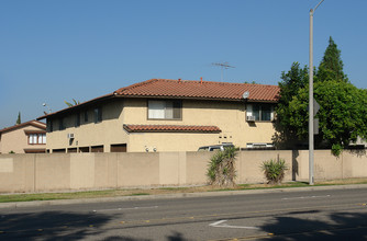 1250 S Sunburst Way in Anaheim, CA - Building Photo - Building Photo