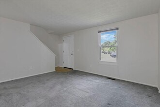 1488 Red Leaf Ln in Columbus, OH - Building Photo - Building Photo