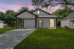 705 E Hanna St in Denison, TX - Building Photo