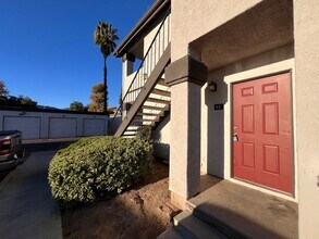 16377 Lakeshore Dr in Lake Elsinore, CA - Foto de edificio - Building Photo