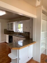 2717 Mill Ave in Bellingham, WA - Foto de edificio - Building Photo