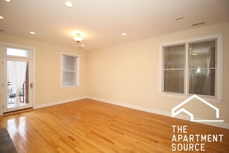 1401 W Altgeld St, Unit 2A in Chicago, IL - Building Photo - Building Photo