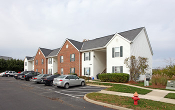 Sheffield Manor in London, OH - Foto de edificio - Building Photo