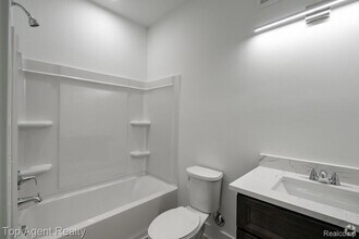 31733 Gabby Ct in New Baltimore, MI - Building Photo - Building Photo