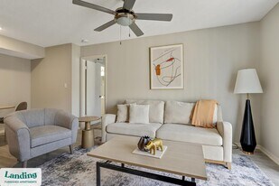 934 Garden Walk Blvd in Atlanta, GA - Building Photo