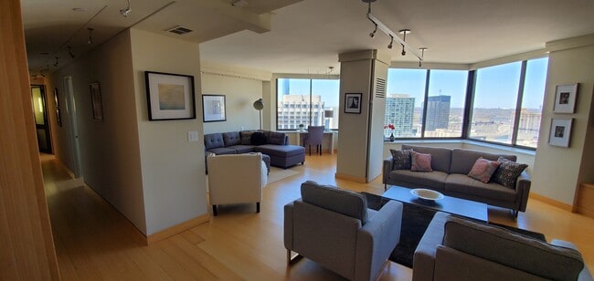 210 W Rittenhouse Square, Unit 2703-04 in Philadelphia, PA - Building Photo - Building Photo