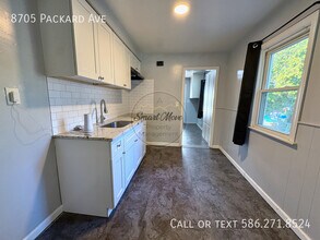 8705 Packard Ave in Warren, MI - Building Photo - Building Photo