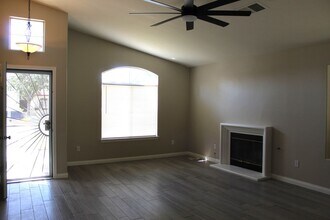 10416 Heather Valley Dr in Bakersfield, CA - Building Photo - Building Photo