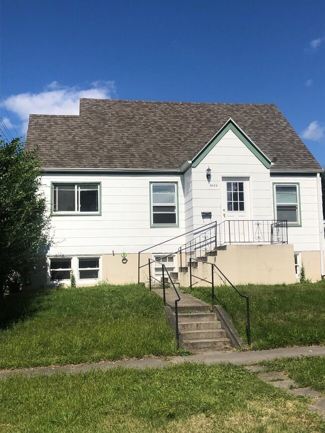 property at 1012 E D Ave