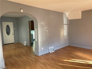 822 Kenyon St in Akron, OH - Building Photo - Building Photo