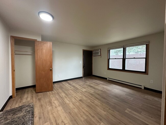 2094 Imperial Ln in Green Bay, WI - Building Photo - Building Photo